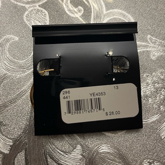 BRAND NEW HOOPS !! - Picture 3 of 3